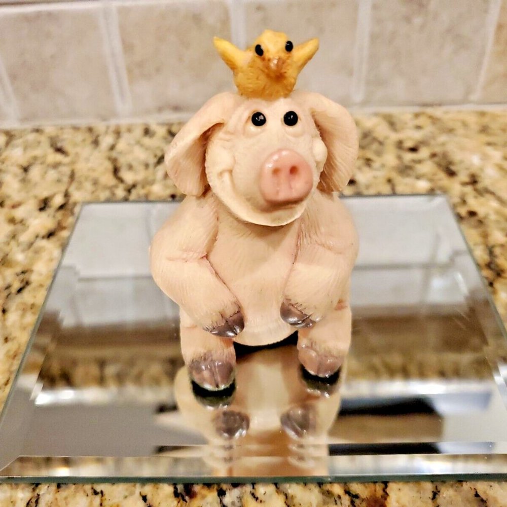 VINTAGE 1995 HANDMADE PIGGIN’ High Flyer BY DAVID CORBRIDGE RESIN PIG FIGURINE